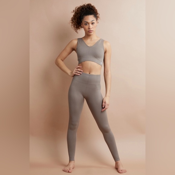 Savvi Ashtanga Textured Leggings in Clay EUC - Picture 5 of 5
